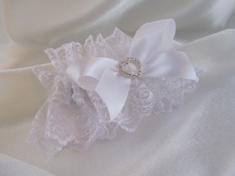 подвязка невесты белая с сердечком фото