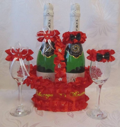 комплект украшений на шампанское и бокалы фото красный цвет