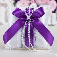 подушечка для колец с фиолетовым бантом фото