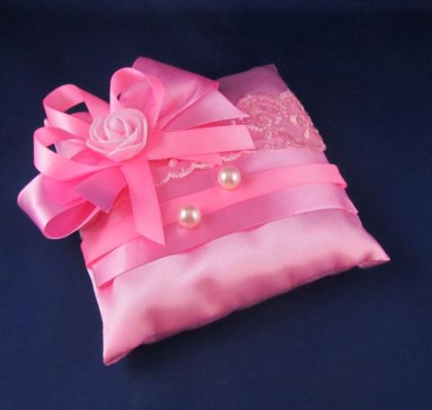 подушечка для колец розовая фото