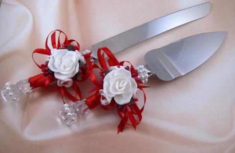 нож и лопатка для свадебного торта красные фото