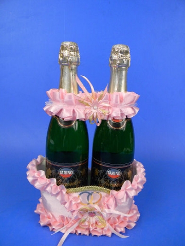 корзинка для шампанского розовая недорого