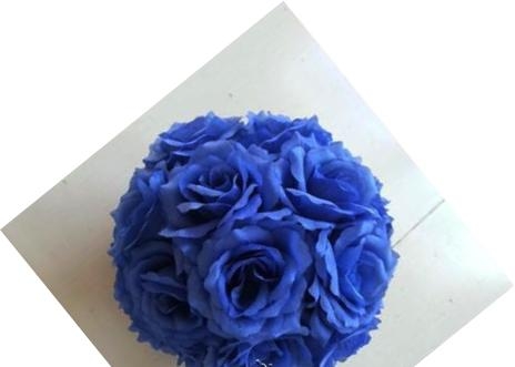 шар из искусственных цветов синий фото