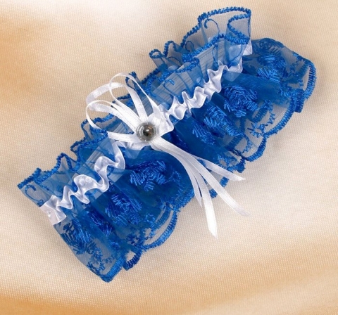 синяя свадебная подвязка невесты фото