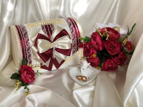 кружевной бордовый сундучок на свадьбу картинка