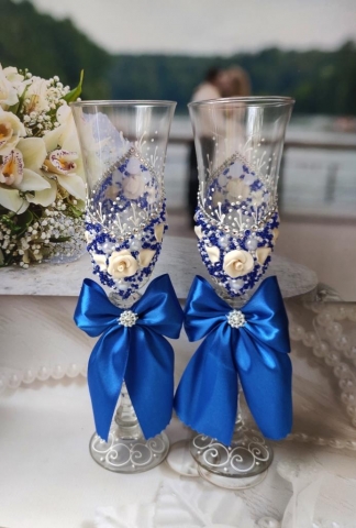 синие бокалы ручной работы на свадьбу