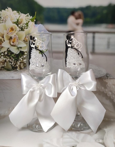 свадебные бокалы с фигурами жених невеста фото