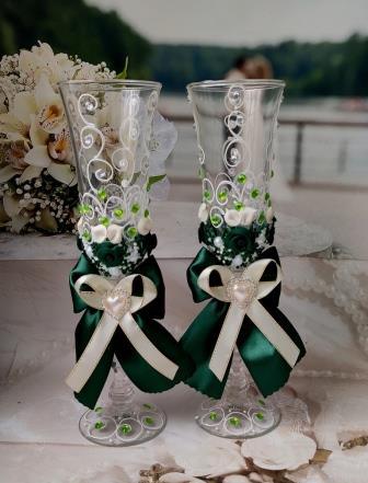 изумрудные, зеленые свадебные бокалы ручной работы купить