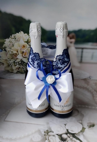 сине-белое свадебное шампанское фото