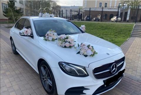 букеты цветов на машину на свадьбу