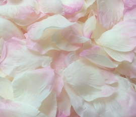Лепестки роз розово-чайные 100шт. 04577