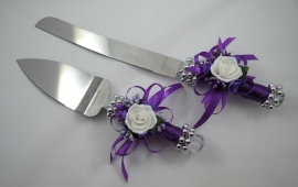 фиолетовые нож и лопатка для свадебного торта