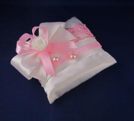 подушечка для колец бело-розовая фото