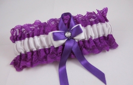 фиолетовая подвязка невесты фото