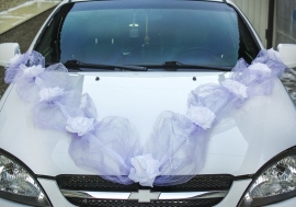 сиреневая лента на машину на свадьбу фото