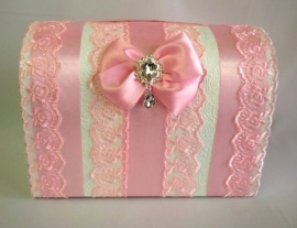 Свадебная коробка для денег розовая с кружевом и бантом 300612