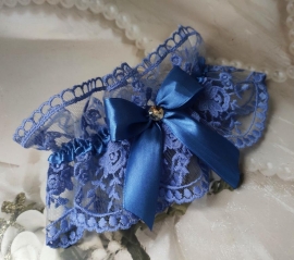 Свадебная подвязка синяя из широкого кружева шантильи 300018