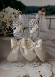 Свадебные бокалы айвори с розами 2 шт  РАСПРОДАНО 001106