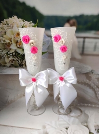 Свадебные бокалы белые с розами и бантами  200578