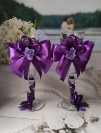 фиолетовые свадебные бокалы с бантами ручной работы
