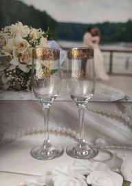 свадебные бокалы с золотой каймой