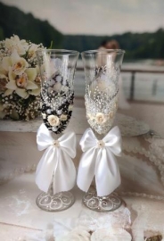 свадебные бокалы жених и невеста фото
