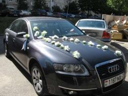 украшение на машину, цветы на присосках на машину