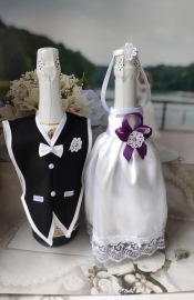Украшение на шампанское: белое платьице с фиолетовым декором, черный фрак. Коллекция &quot; Разноцветные фантазии&quot; 000531