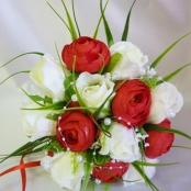 букет дублер красно-белые розы