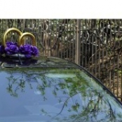 украшение на крышу машины с синими розами