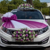фиолетовые украшения на машину фото