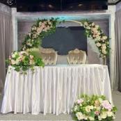 готовый декор зала на свадьбу президиум