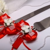 нож и лопатка для свадебного торта в красном цвете