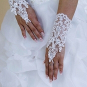 перчатки свадебные короткие кружевные купить