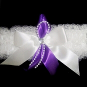подвязка невесты с фиолетовым
