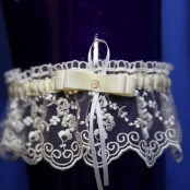 подвязка невесты айвори