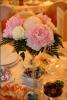 букеты на гостевые столы с розовыми пионами аренда